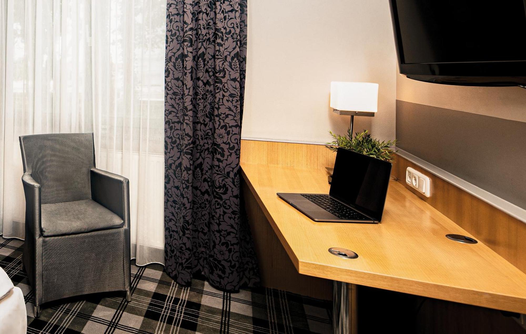 Median Hotel Hannover Лерте Екстериор снимка